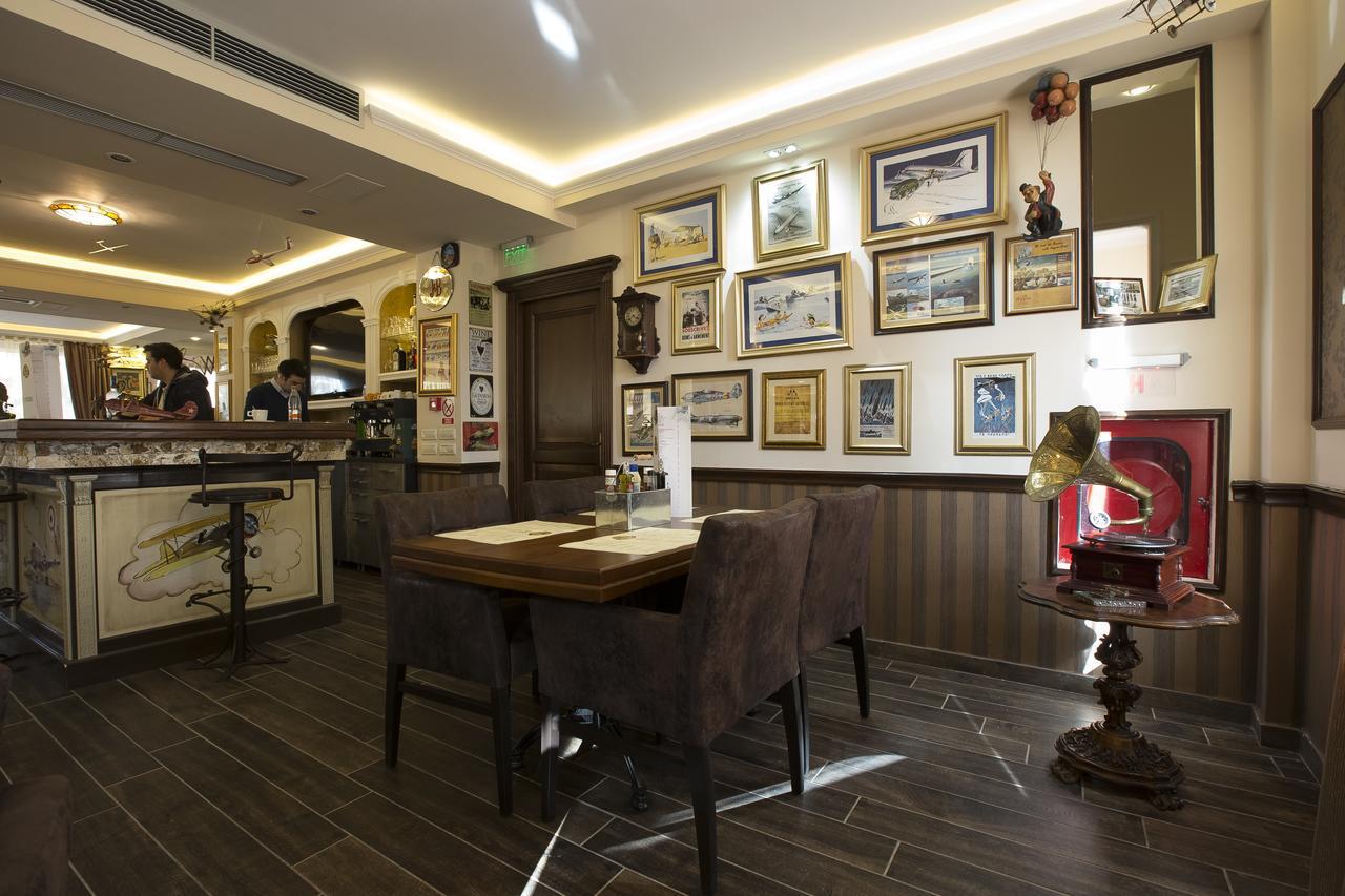 Hotel Aviator Boutique Otopeni Exterior photo