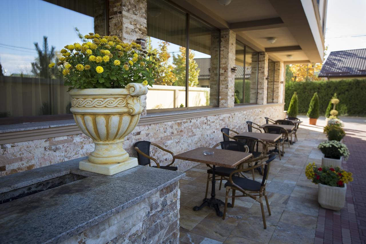 Hotel Aviator Boutique Otopeni Exterior photo