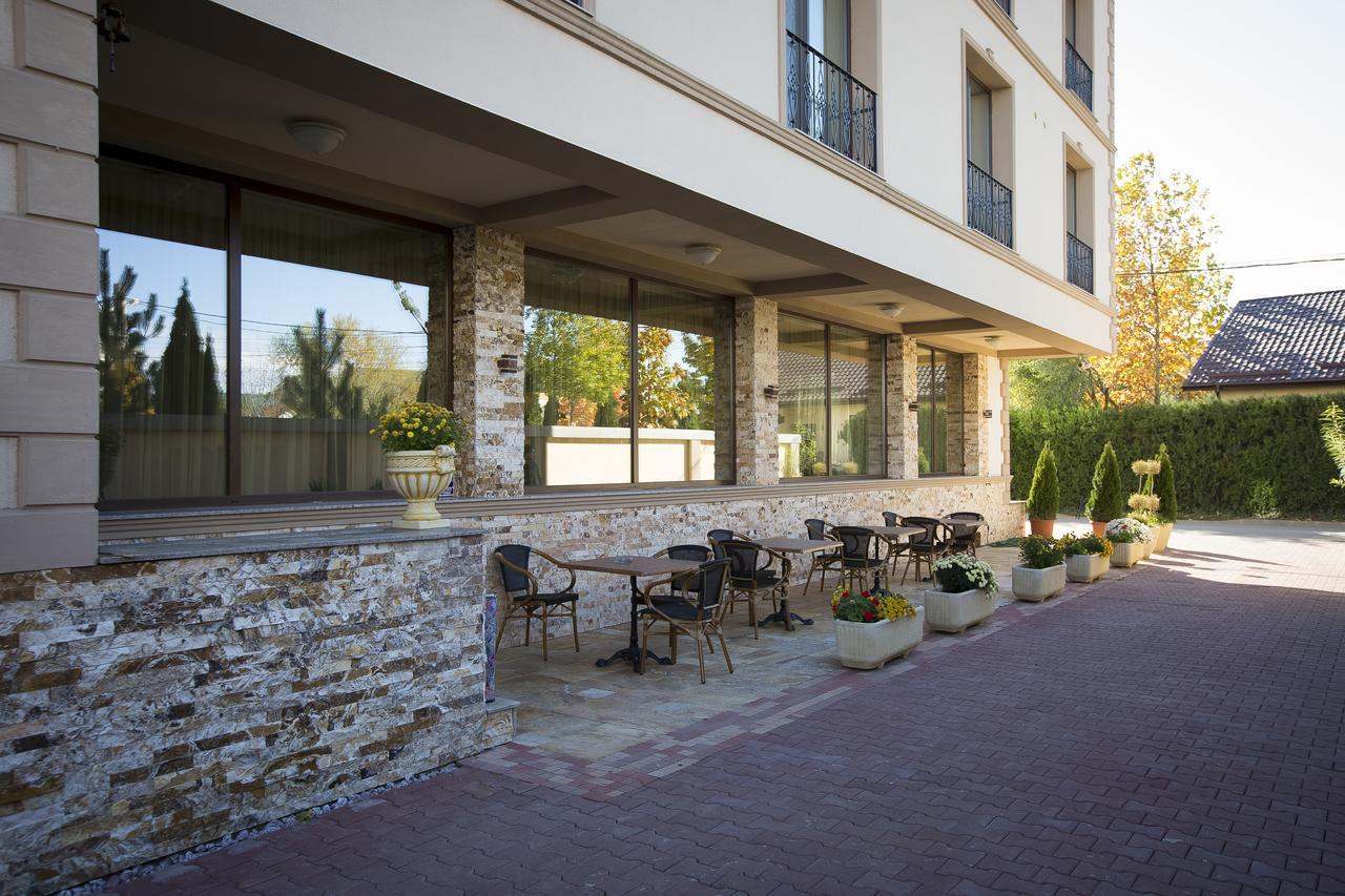 Hotel Aviator Boutique Otopeni Exterior photo