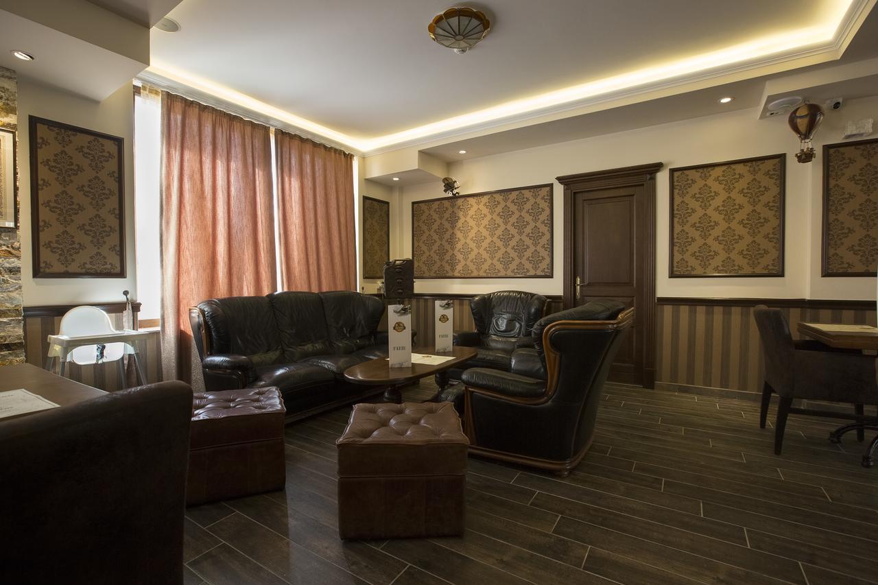 Hotel Aviator Boutique Otopeni Exterior photo