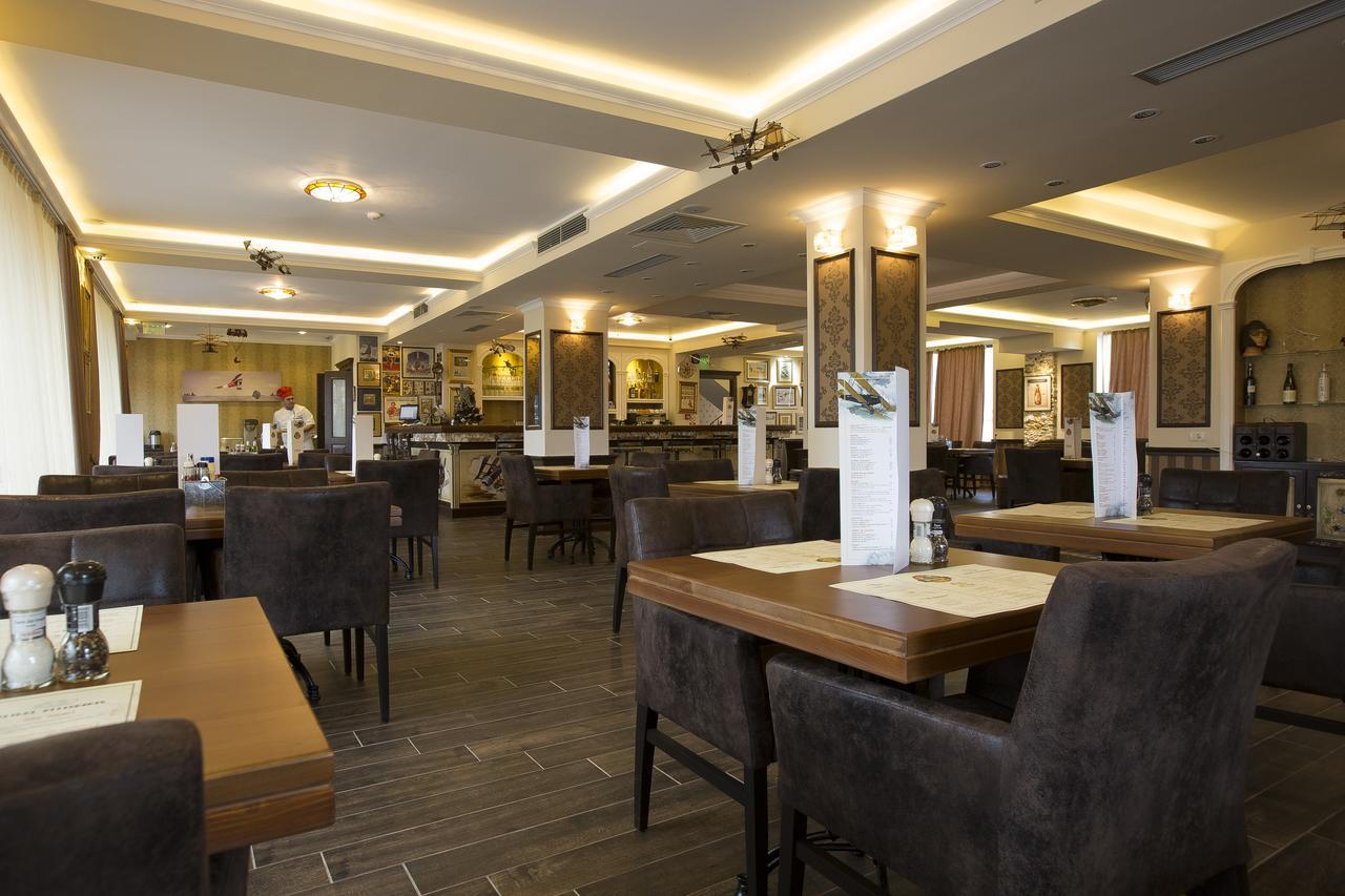 Hotel Aviator Boutique Otopeni Exterior photo