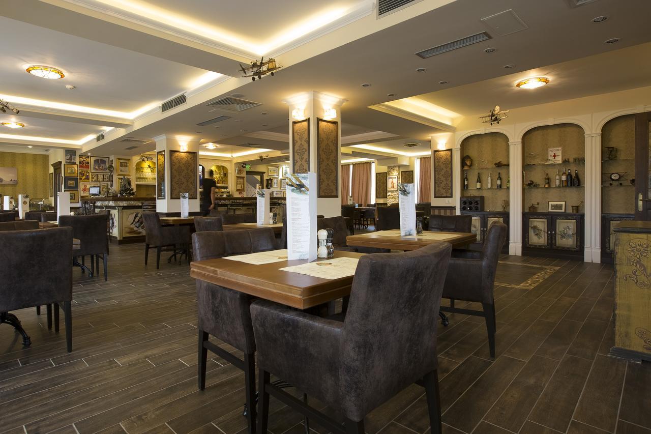 Hotel Aviator Boutique Otopeni Exterior photo