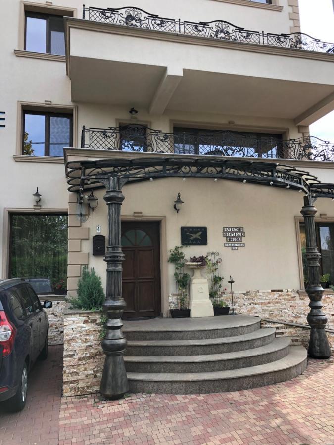 Hotel Aviator Boutique Otopeni Exterior photo